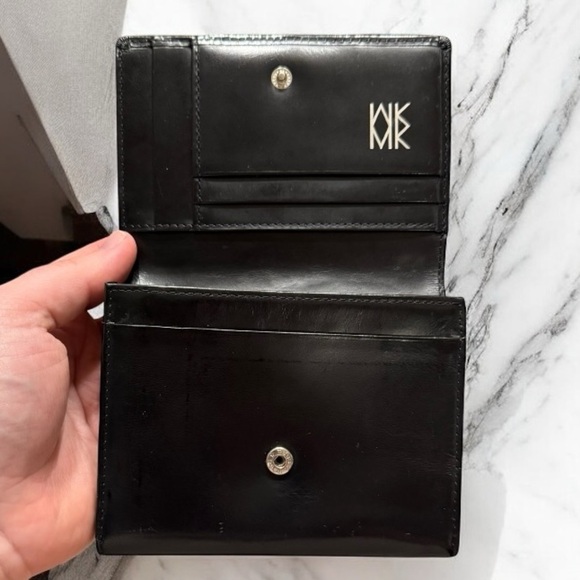 Michael Kors Vintage Black Leather Compact Snap Wallet - Picture 4 of 9